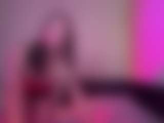Live cam show with RegenaGustavson - Teen (18+) on livesuperchat.net