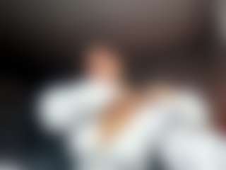 SkyeLondagin's Live Sex Cam Show