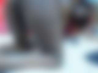 brunettenaomie's Live Sex Cam Show