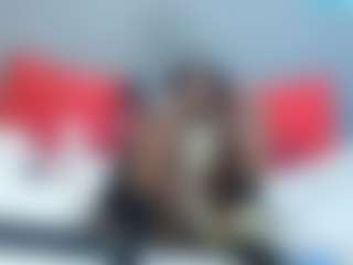 brunettenaomie MILF webcam performer live streaming