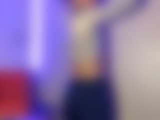 Live cam show with Casey - Athletic Strip on AdultVida.com