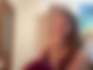 Live cam show with Leila - Flashing on Hubzter Live