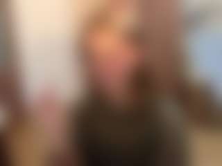 Live cam show with Leila - Hairy Pussy on CamwithHer
