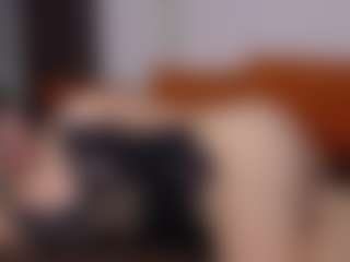 Live cam show with JessyJellyy - New Brown Eyes on Latina Girls