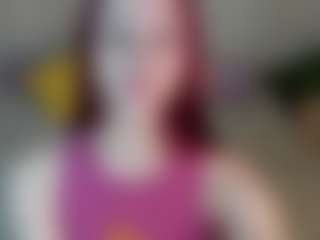 Live cam show with Lara - New Small Tits on Camsoda