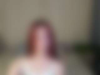 Live cam show with Lara - Facial Piercings on sexytreat.net
