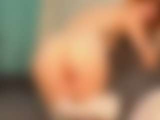 Live cam show with SweetlyEmma - Red Hair on StripNow