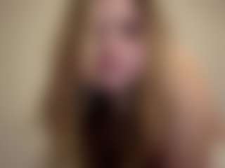 Live cam show with AundreaSaulpaugh - Granny on instabang