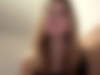 Live cam show with AundreaSaulpaugh - New Toys on Mixed Magazine Live