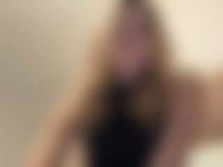 Live cam show with AundreaSaulpaugh - Facial on luckytryst.com