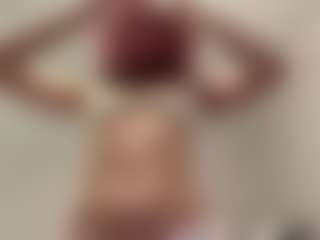 Live cam show with AundreaSaulpaugh - Granny on crypto-cams