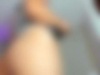 Live cam show with Aurora - Spank on Hubzter Live
