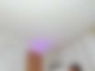 Live cam show with Aurora - Thick on Hubzter Live