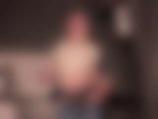 Live cam show with DavidaBichoff - Squirt on Livezox