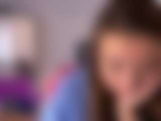 Live cam show with Emma - Teen (18+) on Camsoda