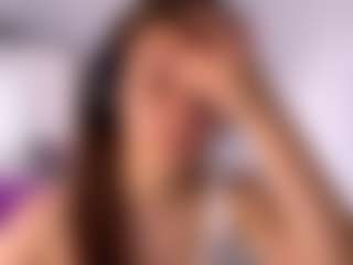 Live cam show with Emma - Teen (18+) on Camsoda