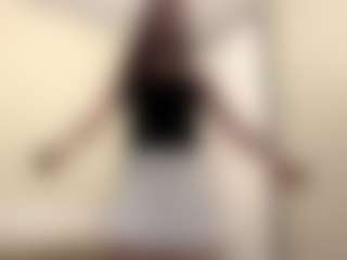 Live cam show with Jennie - Nipple Piercings on Instabang