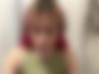 Live cam show with KaylaSchlereth - Striptease on AdultVida.com