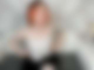 Live cam show with KellyFoss - Bedroom Brown Hair on SmokeAndPoke