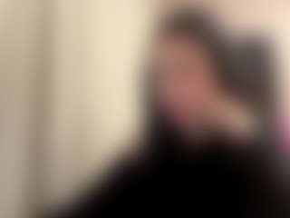 Live cam show with Carolina - New Shaved Pussy on Camsoda