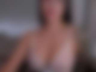 MiaBankss's Live Sex Cam Show