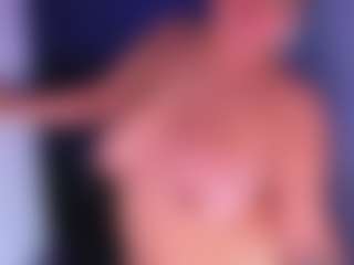 Karlathompson's Live Sex Cam Show
