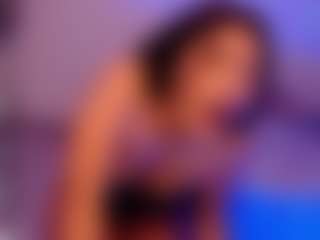 Mialunee's Live Sex Cam Show