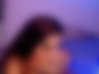 Live cam show with Mialunee - Brown Eyes on Lustler