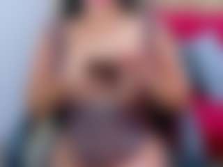 Live cam show with nicolettcolin1 - Middle Aged on CamwithHer
