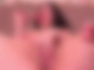 Live cam show with Amandalee1 - Teen (18+) on Camsoda