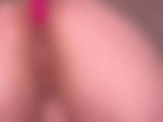 Live cam show with Amandalee1 - New BBW on Dolls Live