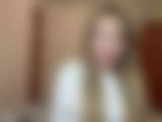 Live cam show with Maelle - New Shaved Pussy on Strip Flash - Live Sex Shows