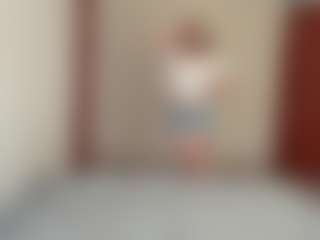 Live cam show with Maelle - Hairy Pussy on Camversity