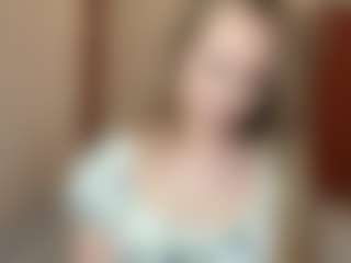 Live cam show with Maelle - Hairy Pussy on CamSextacy