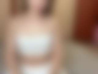 Show live cam dengan Maelle - Facial di Camsoda
