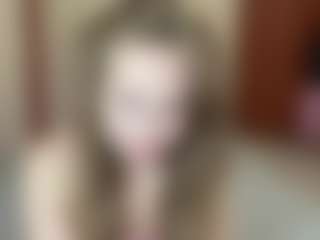 Maelle's Live Sex Cam Show