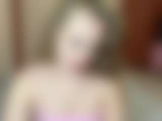 Live cam show with Maelle - Facial on Dolls Live