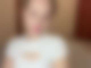 Live cam show with Maelle - Granny Squirt on Hubzter Live