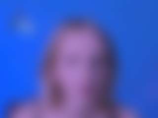 Live cam show with carolina-cold - Blue Eyes on Mixed Magazine Live