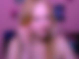 Live cam show with carolina-cold - Blonde Hair on intimatelivegirls.com