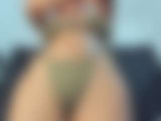 Live cam show with Krystal-Rosse - Red Hair on livesuperchat.net