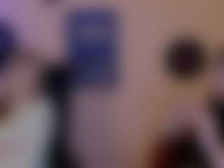 Live cam show with laura-dark1 - Strip on SpankPalCams