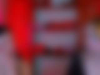 Live cam show with laura-dark1 - Skinny on Camiplay Live