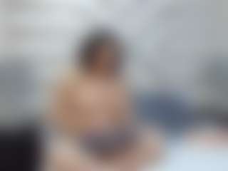Madyowen's Live Sex Cam Show