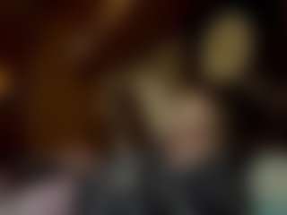 Live cam show with Roxy - New Shaved Pussy on SpunkLive