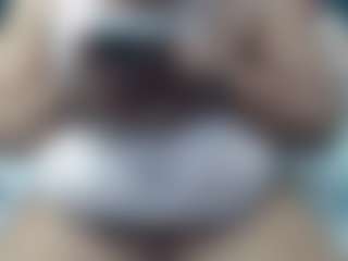 QueenTyla MILF webcam performer live streaming