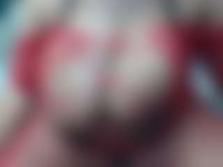 Live cam show with QueenTyla - Flirt MILF on Camsoda