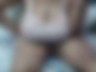 Live cam show with QueenTyla - Middle Aged on Camsoda