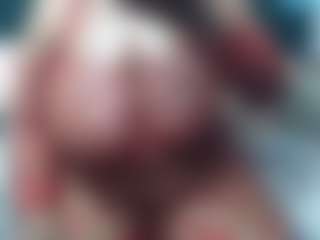 Live cam show with QueenTyla - Squirt MILF on Milfs Live