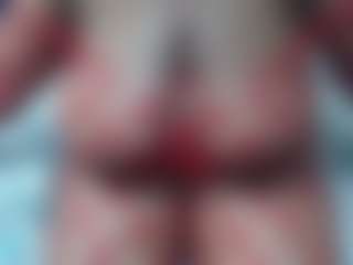 QueenTyla MILF webcam performer live streaming